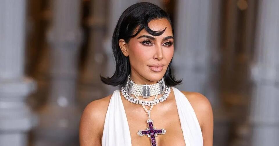 Kim Kardashian S Most Naked Moments From Sizzling Full Body Mirror Pics
