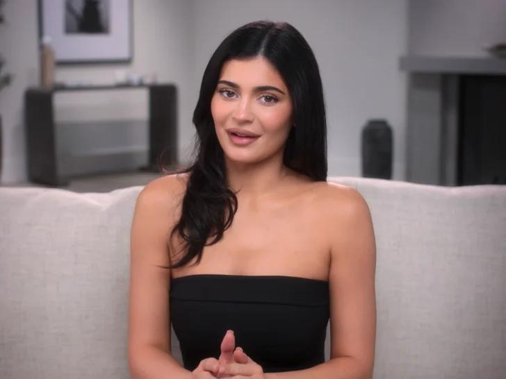 Kylie Jenner Bares All In Fully Nude Thirst Traps NewsBreak