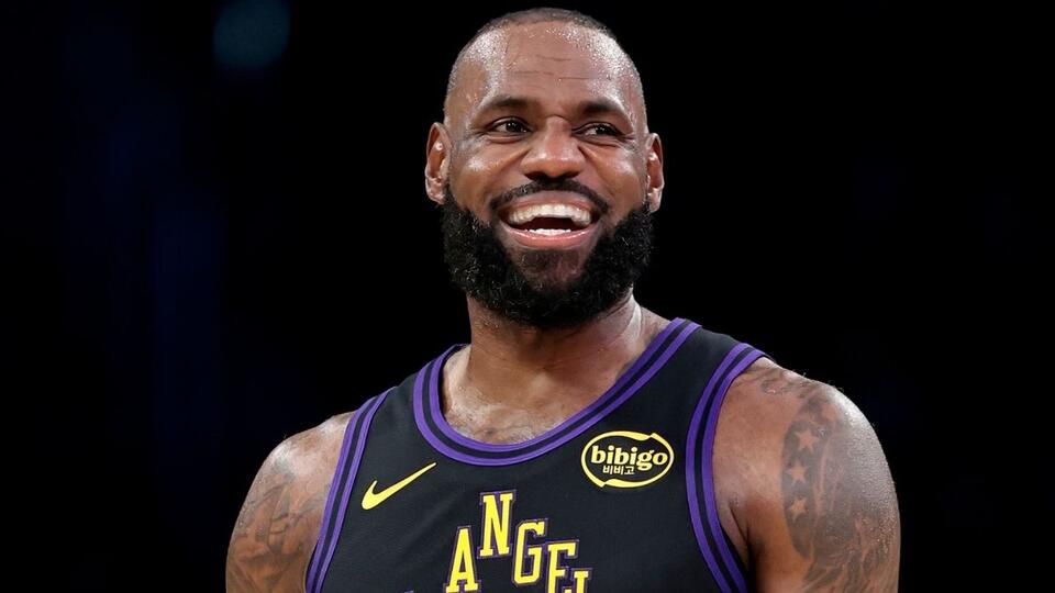 LeBron James Butt Naked Interview Clip Stuns The Internet NewsBreak