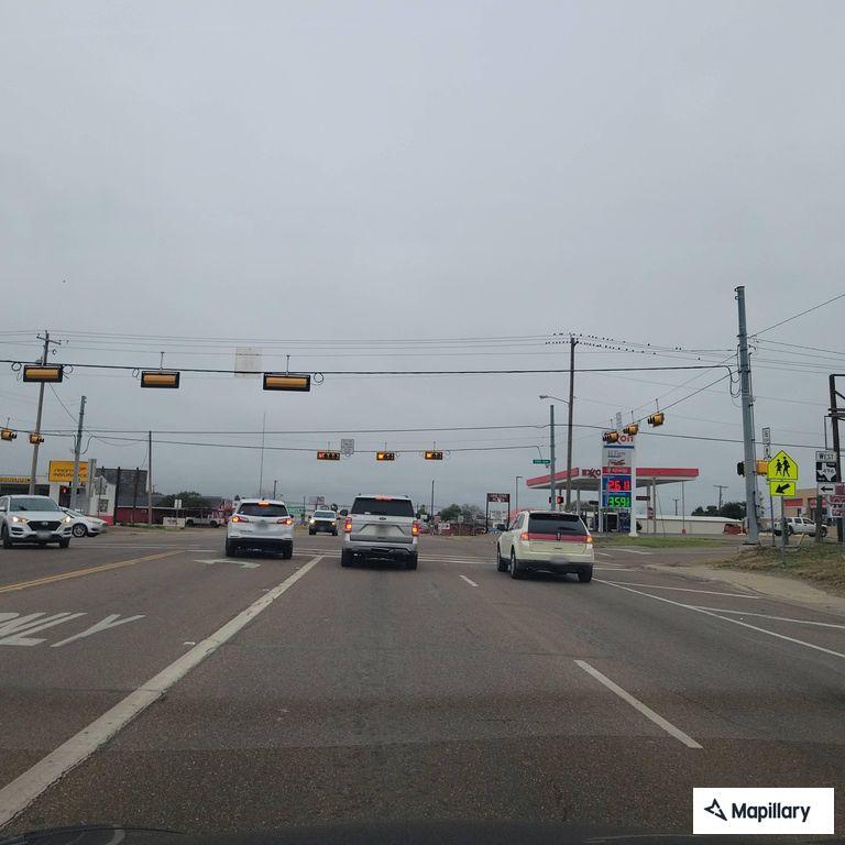 Broken-down 18-wheeler blocking turn lane