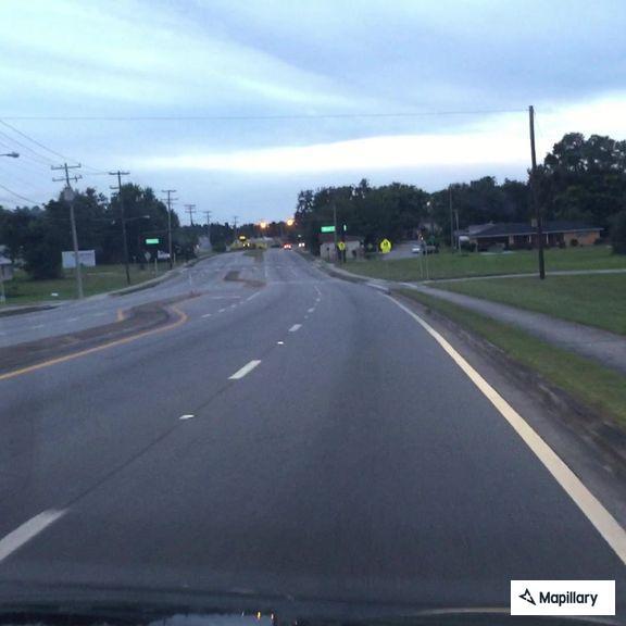 Roadside dispute involving two vehicles on US 17