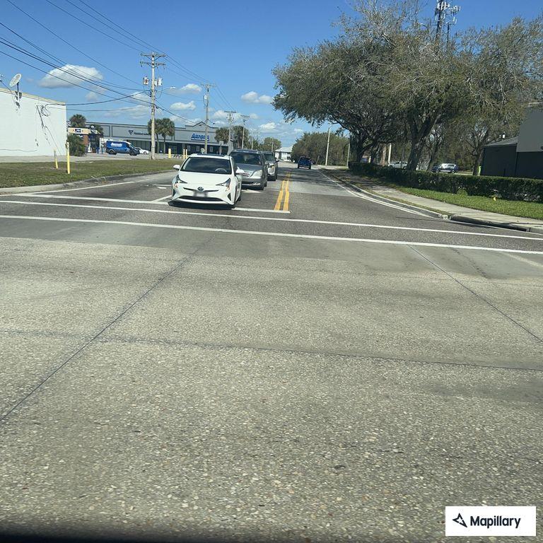 Person falls at Aldi store in Bartow
