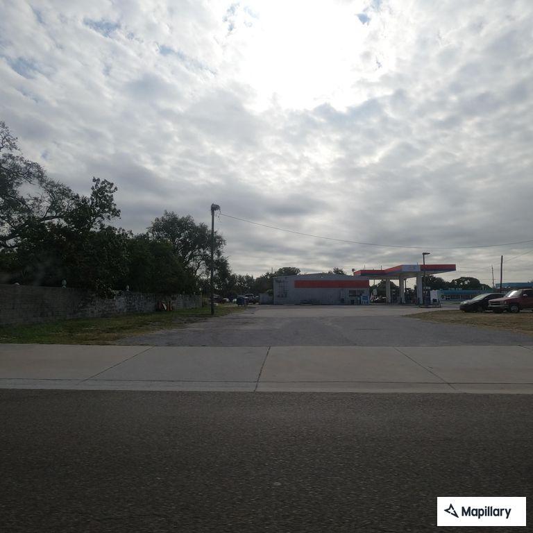 Person having breathing problems near US Highway 17 and Robert Road