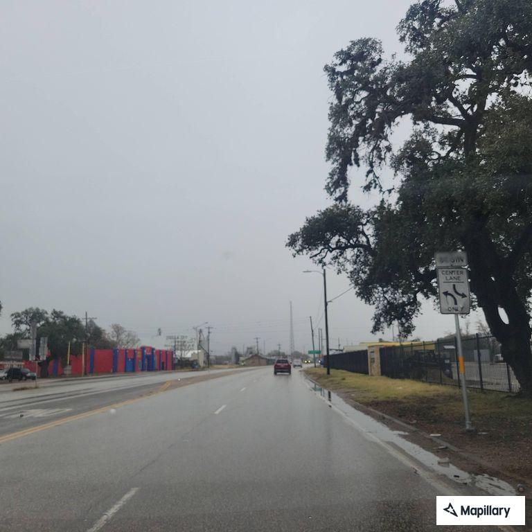 Traffic light reported twisted at Bowen and Second