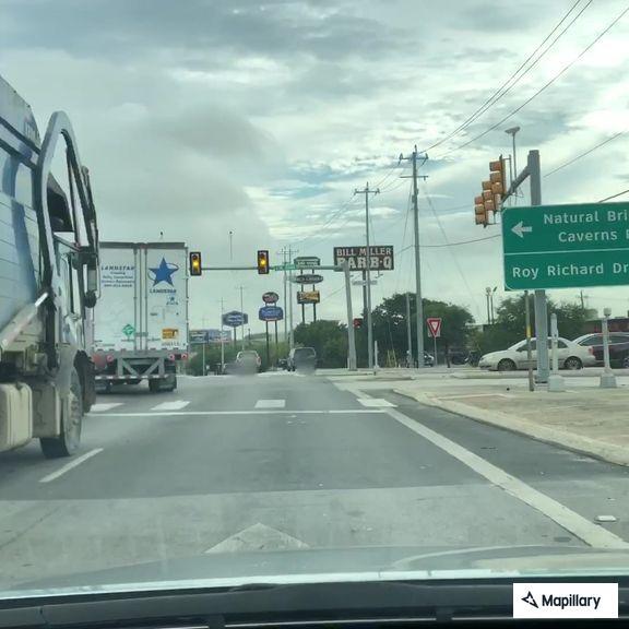 Stalled car on I-35 northbound near FM 3009