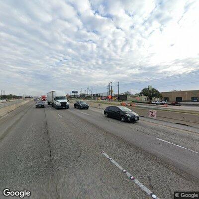 Large object blocking middle lane on I-35
