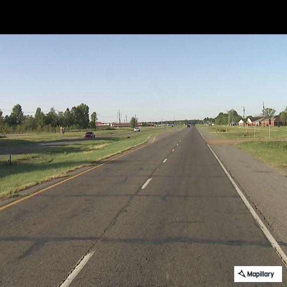 Large metal debris in southbound lane on US 165