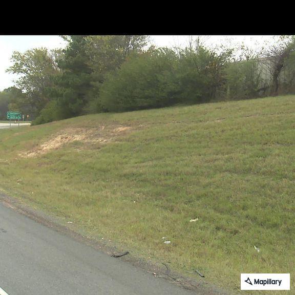 Vehicle in ditch on I-20 near Greenwood