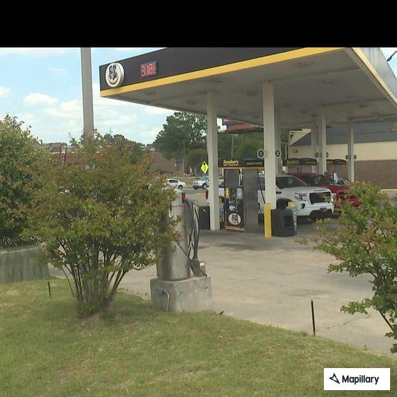 Disturbance involving two men, one possibly with knife