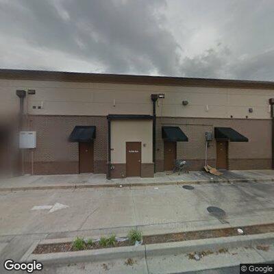 Man hits vehicle with stick outside restaurant