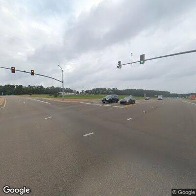 Disabled vehicle blocking turn lane at intersection