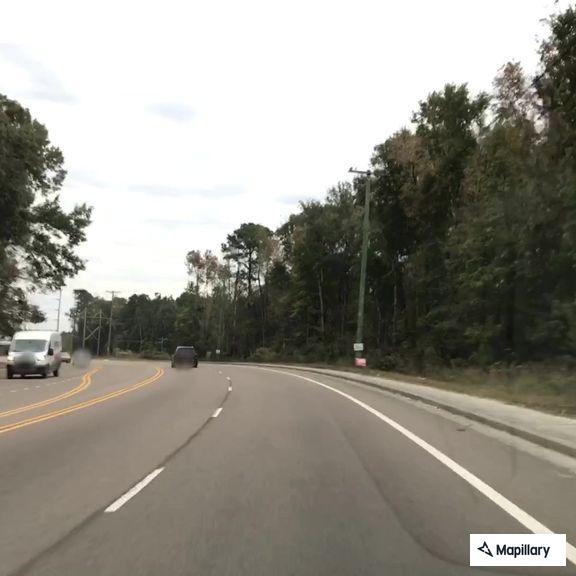 Crash with injuries and entrapment on College Park Rd