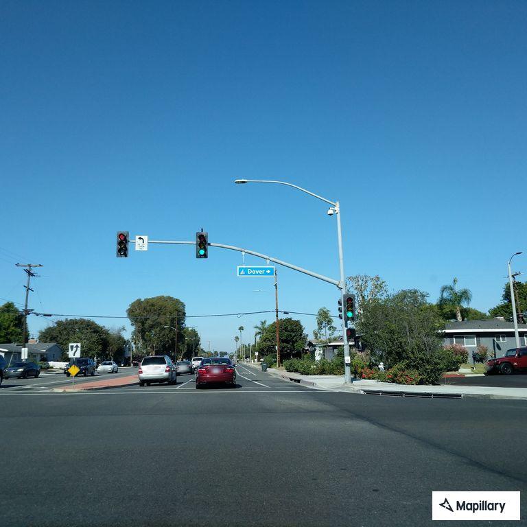 Non-injury crash with dispute at Irvine and Dover