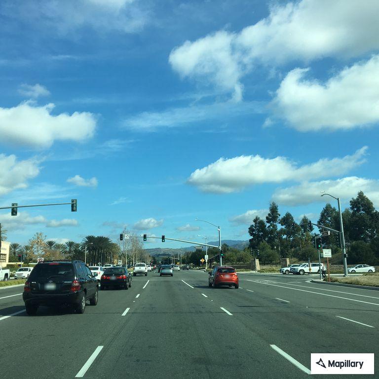 Three-car crash blocking lanes at Jeffrey off-ramp