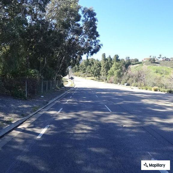 Disabled vehicle near Serfas Club off-ramp