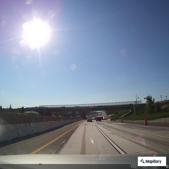 Disabled van on eastbound I-10 off-ramp