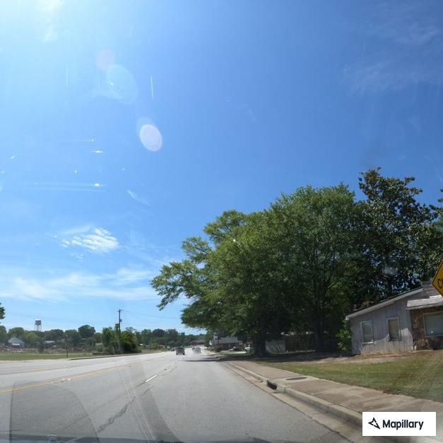 Traffic stop of white Nissan Rogue in Iva
