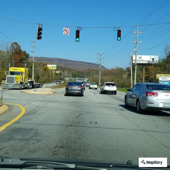 Disabled car on Highway 27 southbound