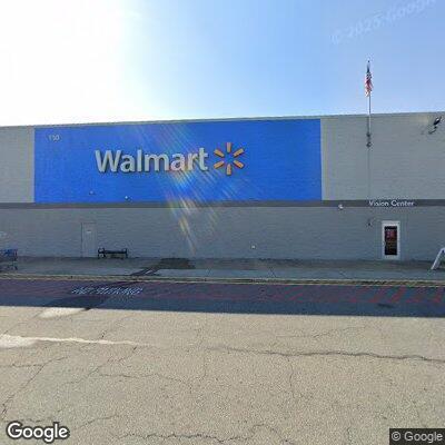 Man cuts pinky finger with razor at Walmart