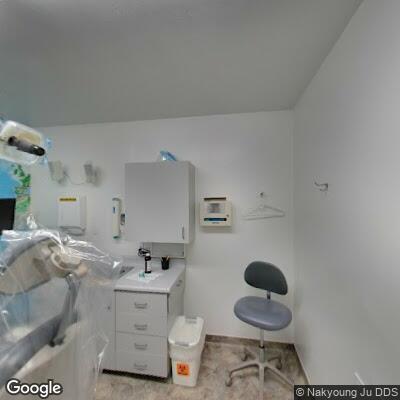 Patient with broken left arm moved between hospitals