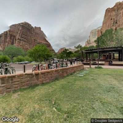 Woman faints and falls off horse near Zion Lodge