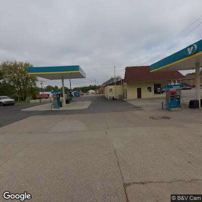 Man in van suffers severe side and stomach pain