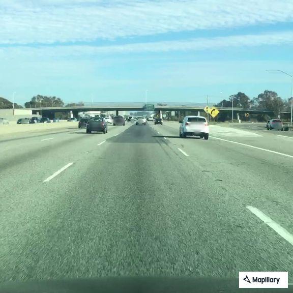 Reckless driver in white Mercedes on US-101