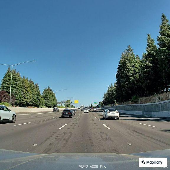 Two-car collision on I-880 near Lewelling