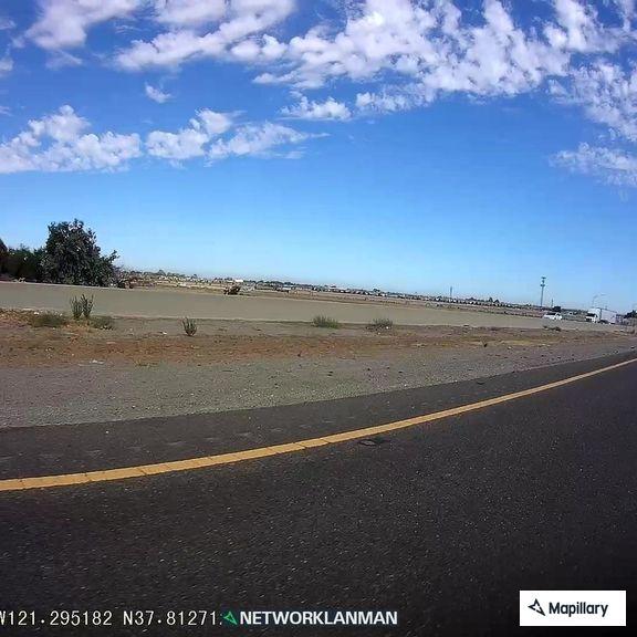 Reckless speeding sedan on southbound I-5