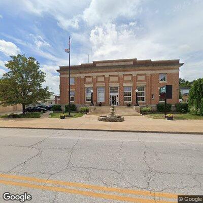 Man with arm and finger injuries at De Soto police station