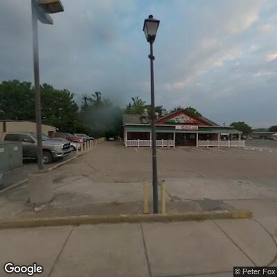 Erratic black sedan near Bridgewater pizza shop