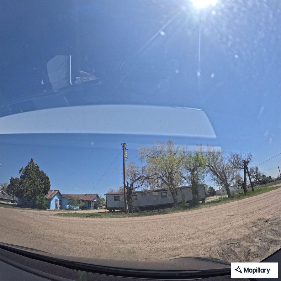 Driver behaving oddly with trailer on Highway 40