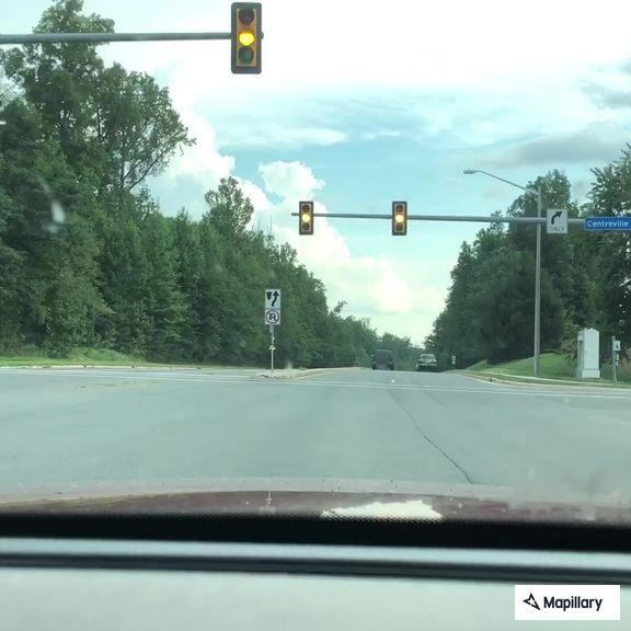 Traffic signals out at Centreville intersection
