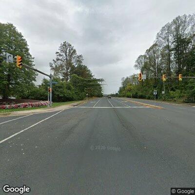 SUV runs red light and nearly hits pedestrian