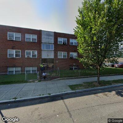 Person experiencing chest pain at apartment on Minnesota Ave