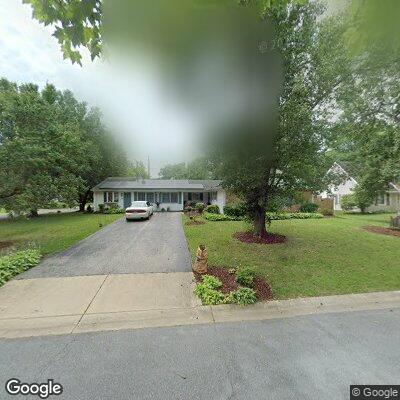 Person with abdominal pain near Overbrook Lane