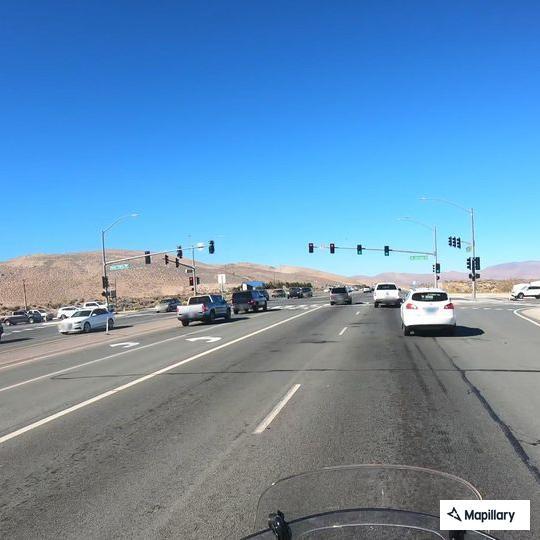 Unlicensed blue Toyota Highlander reported on North Sunridge