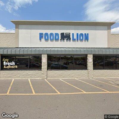 Minor crash in Food Lion parking lot