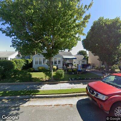 Person with respiratory distress near N Rosborough Ave