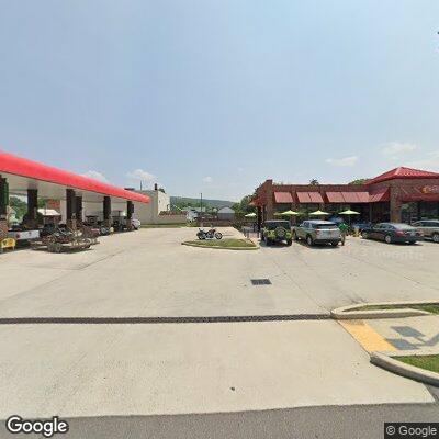Man yelling at customers outside Romney Sheetz