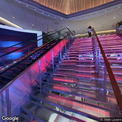 person having cardiac emergency at casino boardwalk