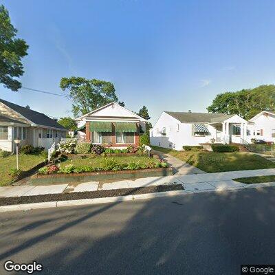 Person with respiratory emergency near E Decatur Ave in Pleasantville