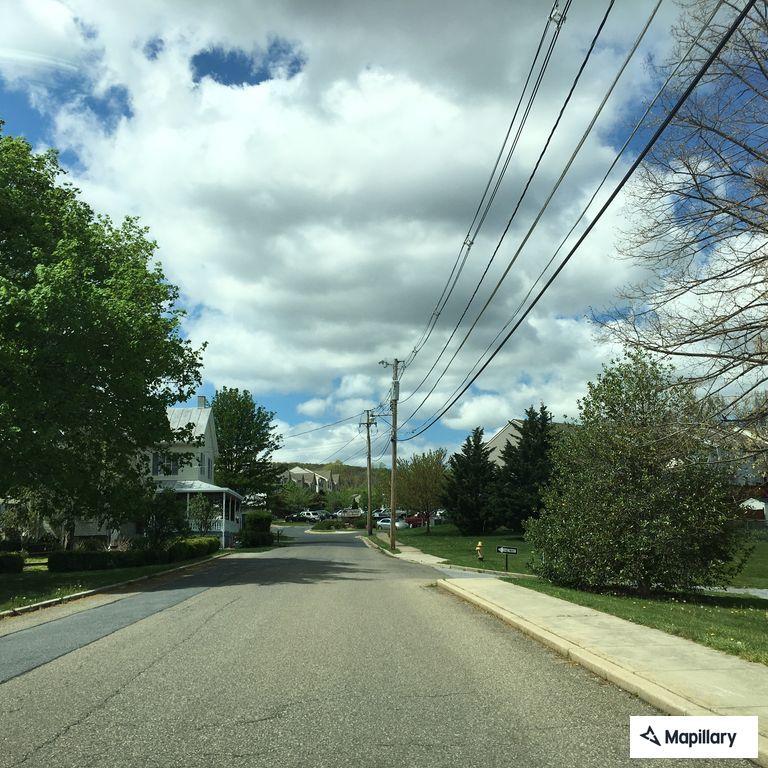 Disconnected 911 call reported near Moser Manor Apartments