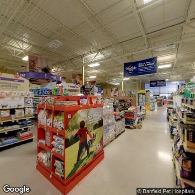 Customer causing disturbance over refund at store