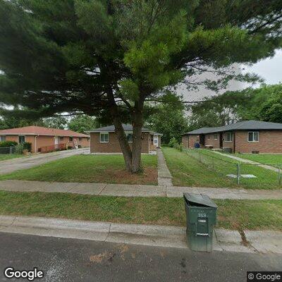 Person with abdominal pain on South Waverly Street