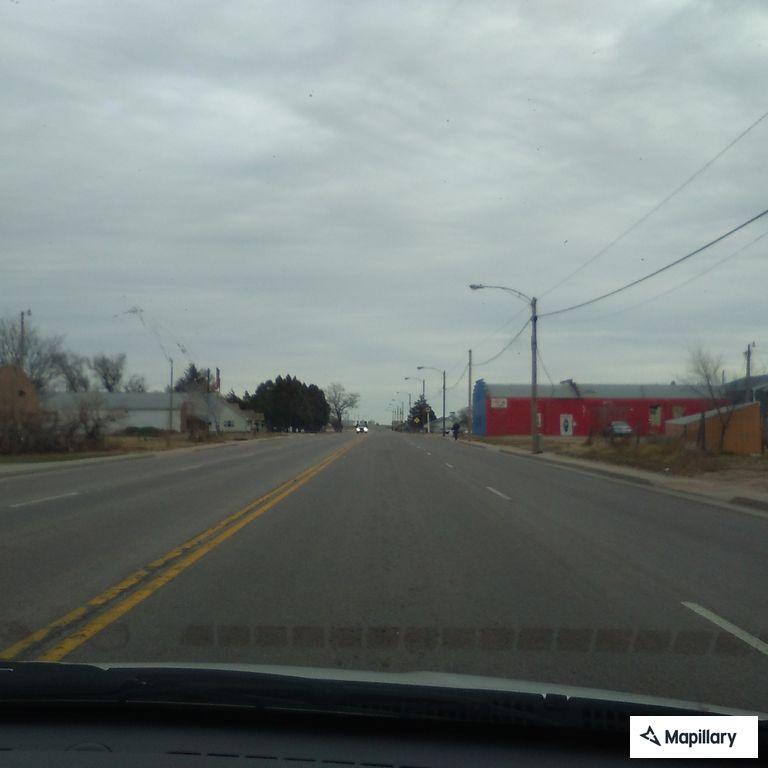 Complaint about van with no rear plate on US-34