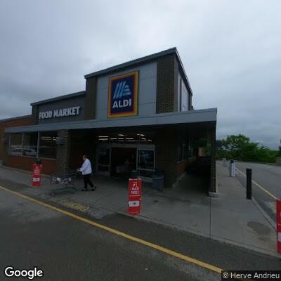 Customer causing disturbance at Aldi plaza