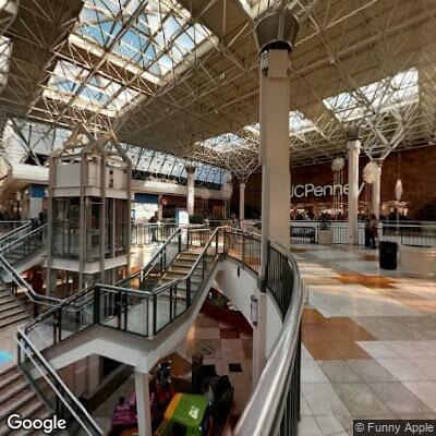 Person reports abdominal pain at mall restroom