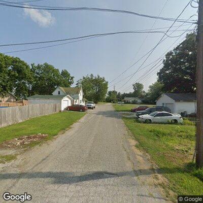 Low utility wire reported between Fifth and Sixth