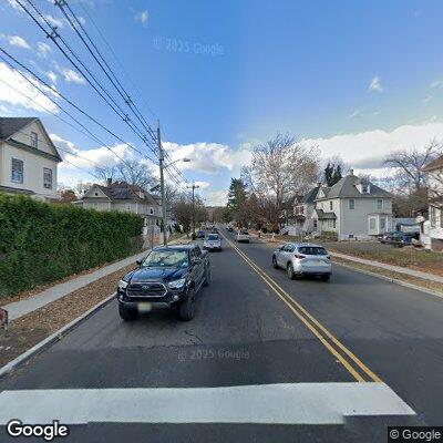 Bicyclist riding erratically in West End Avenue traffic